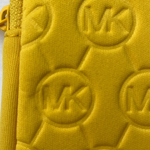 MK Michael Kors Neoprene iPad Tablet Sleeve Case Cover Yelow Embossed 8x10 - Picture 5 of 7